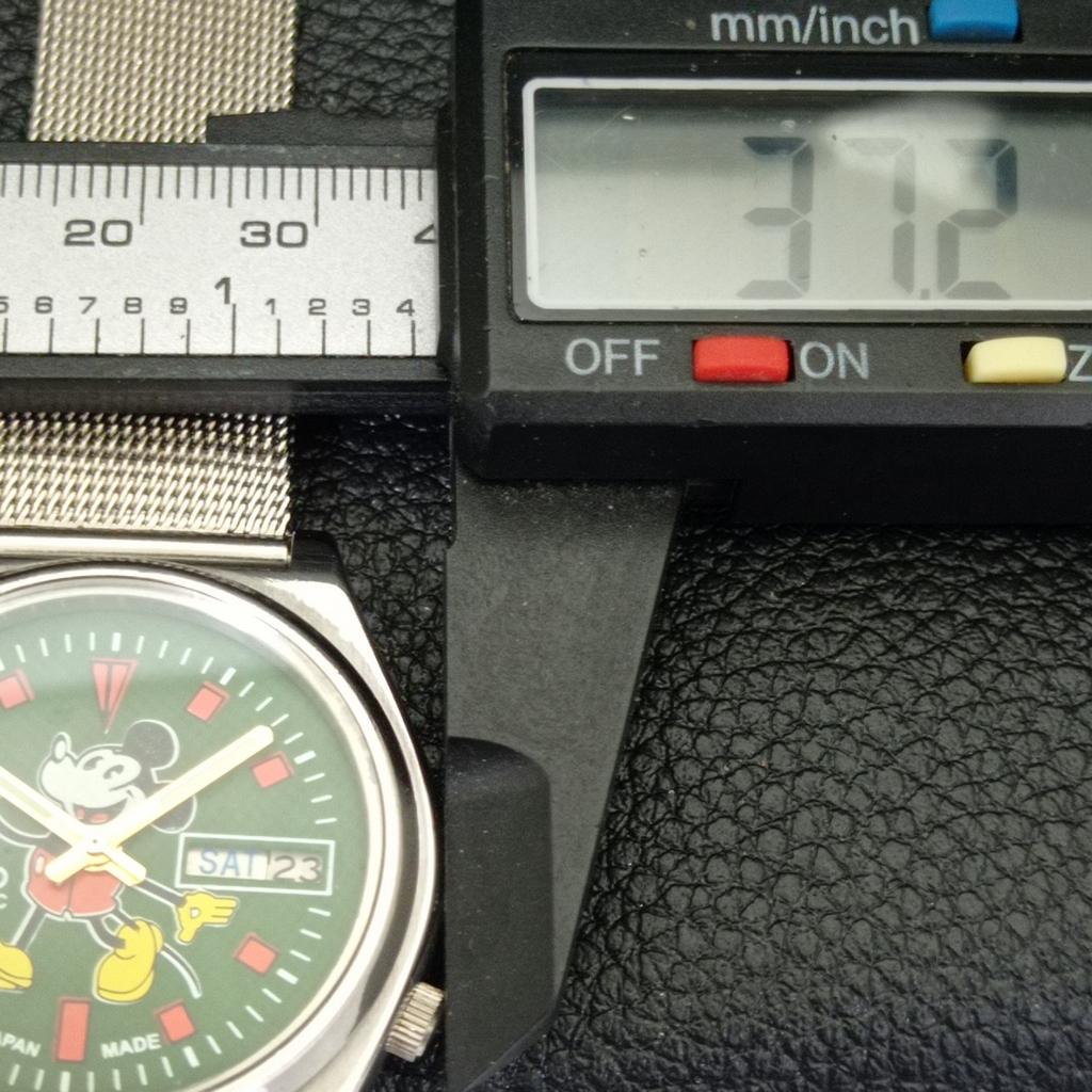 VINTAGE SEIKO AUTOMATIC 7019A JAPAN MENS GREEN COLOR DIAL WATCH a500152-2 R151a-a500152