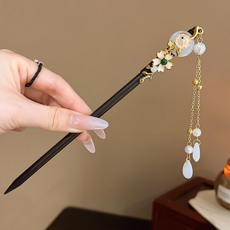 Children's White Magnolia Hanfu Hairpin with Tassel - Traditional Style Accessory for Girls
