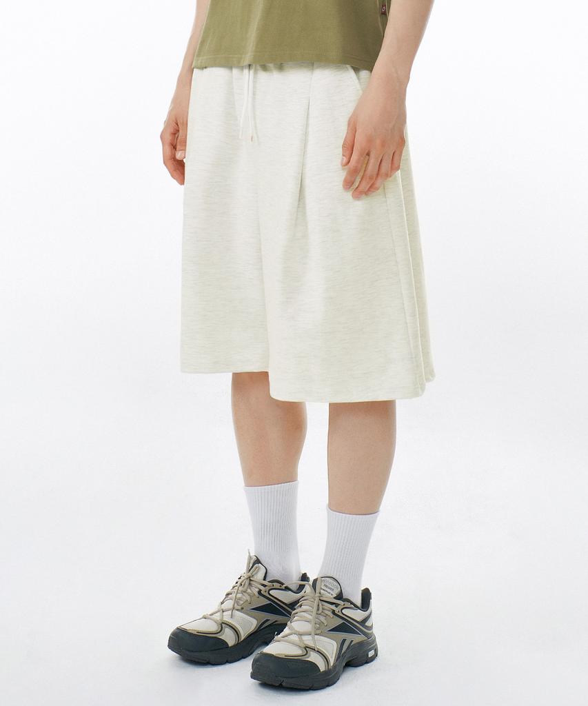 S'EST Bermuda Wide Fit Single-Pleat Training Shorts - Oatmeal