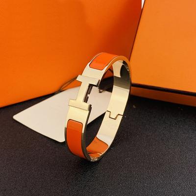 2026 Fashion Trend Charm Bracelet Women's Rose Gold Buckle Versatile Exquisite Bracelet Gift Bracelet