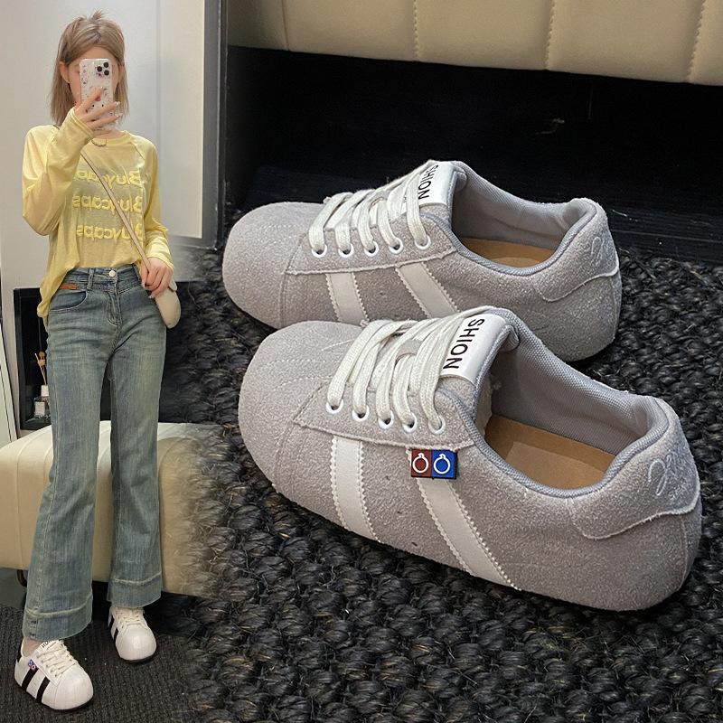

Light and comfortable shell head casual ugly cute women s shoes 2025 autumn new fashion versatile German training flat white shoes 40 светло-серый