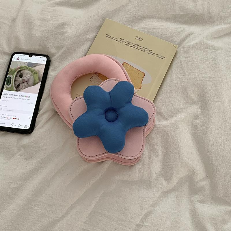 

Fashion Flower Lipstick Bag All-Match Chain Messenger Bag French Niche Handbag Hit Color Cute Hand Bag