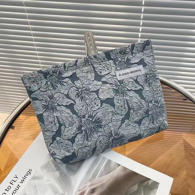 

Colorful Stripes Corduroy Cosmetic Bag Portable Travel Toiletry Bag Skincare Sundries Aesthetic Makeup Storage A1