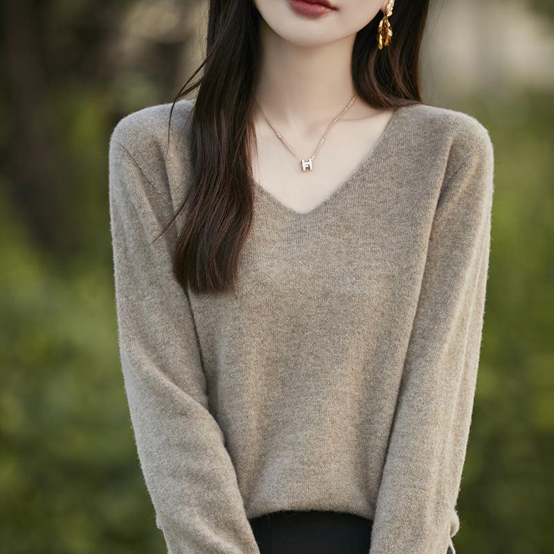 V-neck Loose and Slimming Knitted Sweater, New Autumn and Winter Sweater for Women