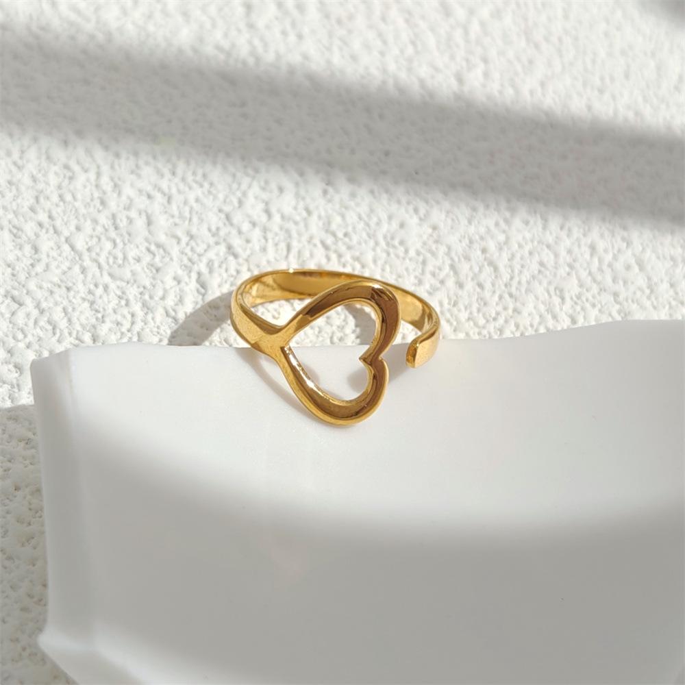 

Эксклюзивное кольцо из нержавеющей стали с вырезом в форме сердца: Простые украшения из титановой стали для женщин Adjustable Open