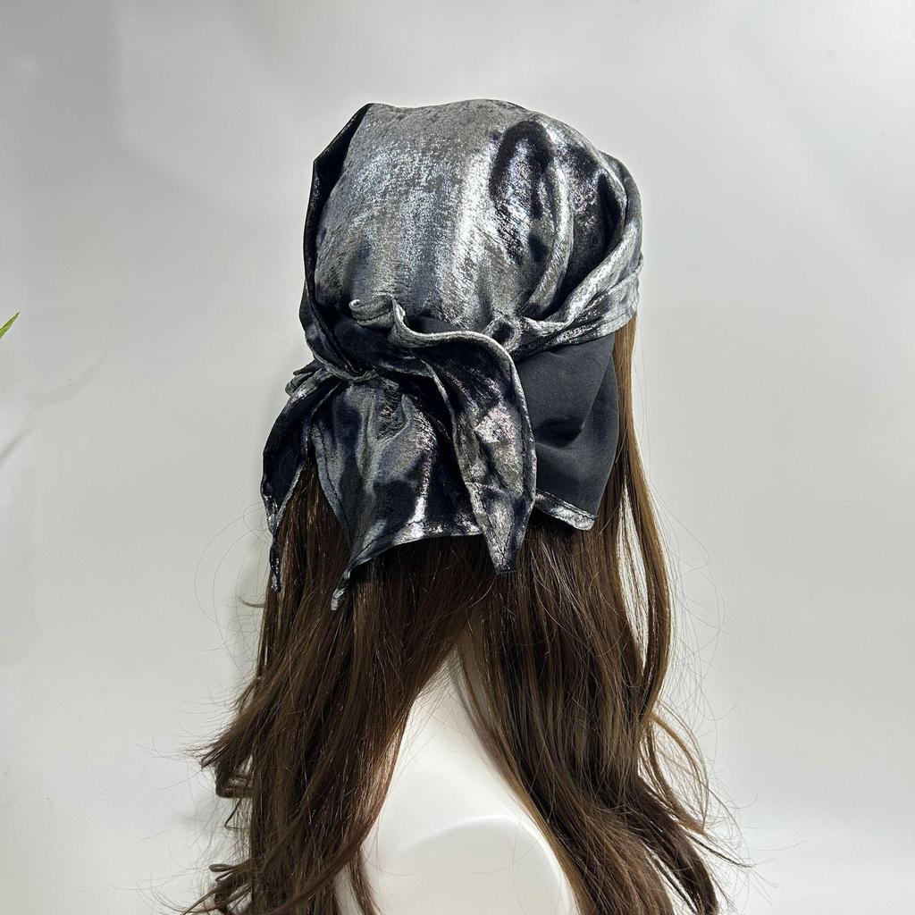 Flüssiges Silber Leopardenmuster Bandana - Y2K Retro Seiden Kopftuch