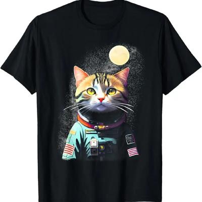 Niedliche Astronautenkatze im Weltraum mit Mond im Hintergrund T-Shirt