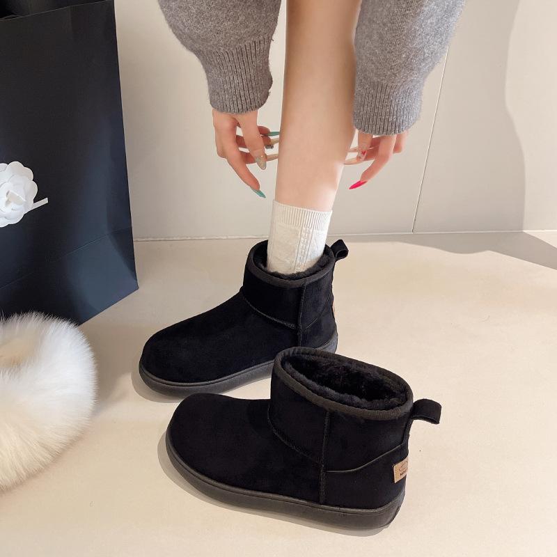 2025 autumn and winter new suede non-slip snow boots, velvet warm feet, short flat-bottomed casual women's cotton shoes