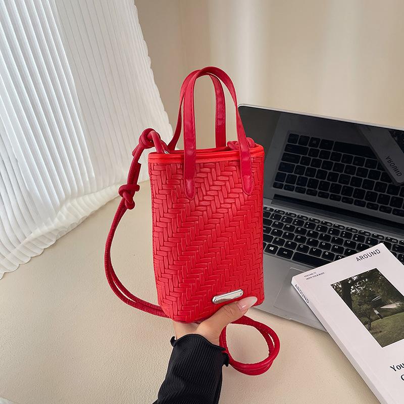 

Korean texture fashionable commuter bag women s 2025 summer new foreign style mini messenger mobile phone small square bag червоний