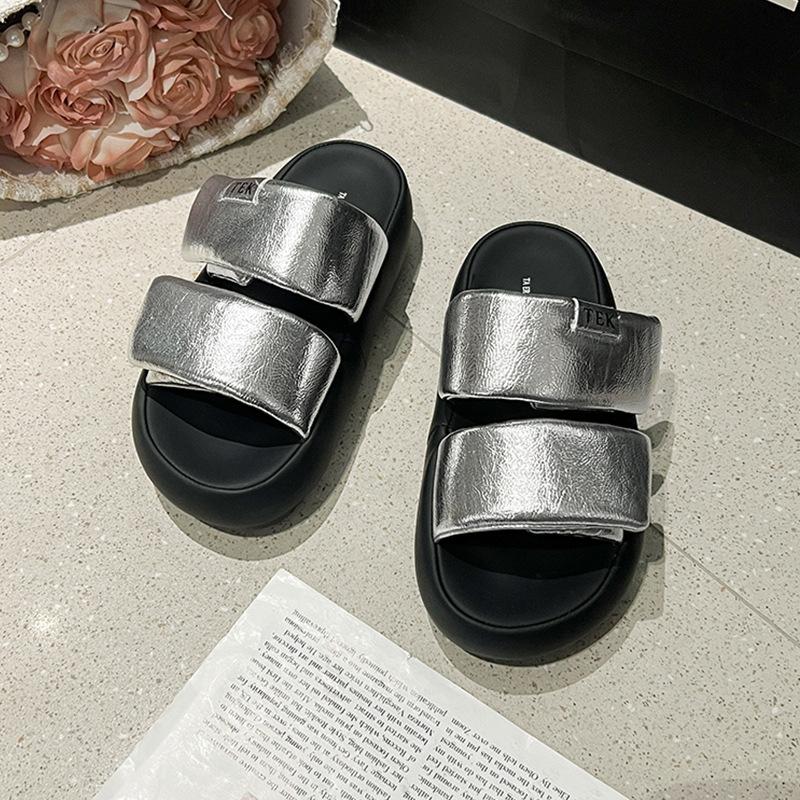 Cool slippers women's summer outer wear New year's thick-soled casual beach sandals women's summer bread flip