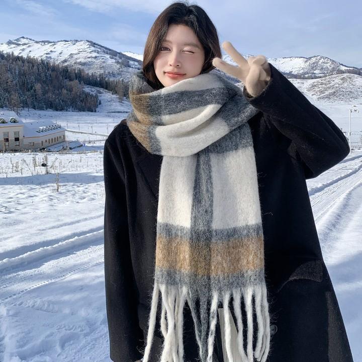 Contains retro plaid scarf women's Korean version new winter thickened warm shawl long fringed atmosphere scarf