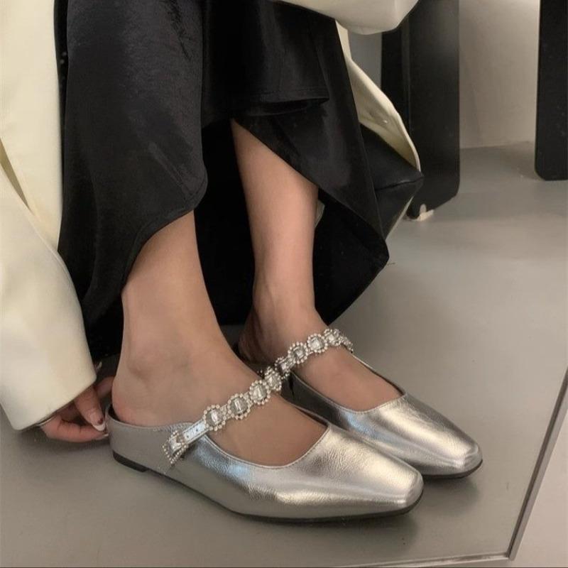 Fashion 2025 New Women Casual and Comfortable Crystal Flats Slippers Designer Sandals Dress Round-toe Leather Slides Buckle Shoes