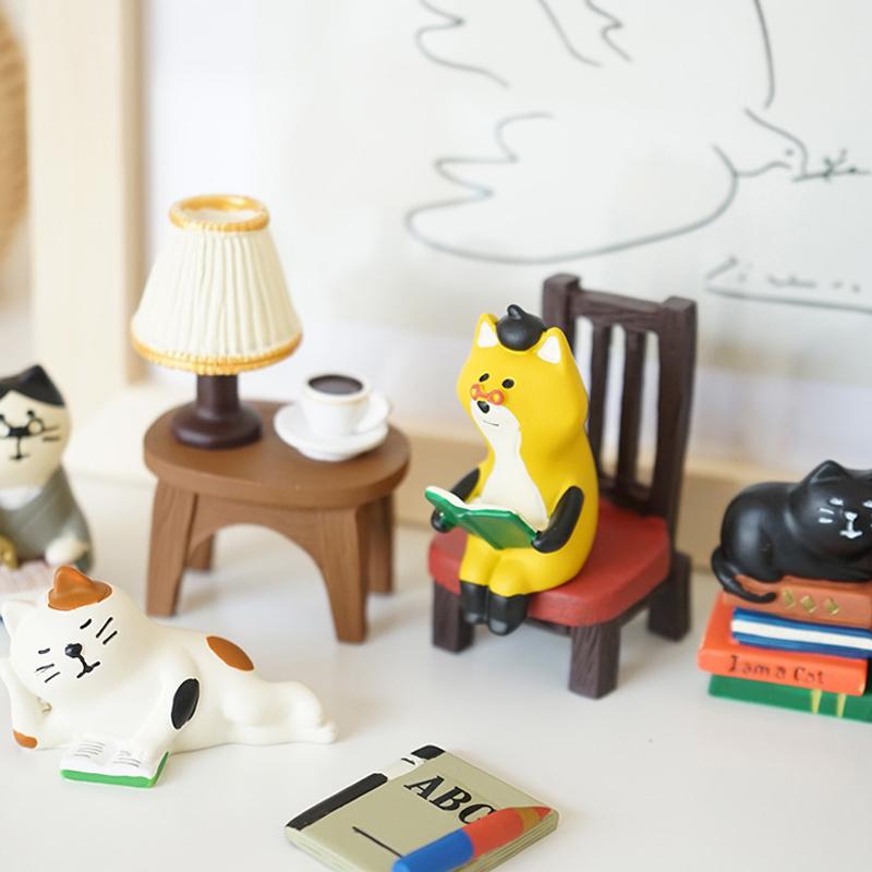 2025 Japan Zakka Cat Bookstore Scene Decoration Bookshelf Decoration Collectible Home Decor Resin Craft Toy Japan Ornaments