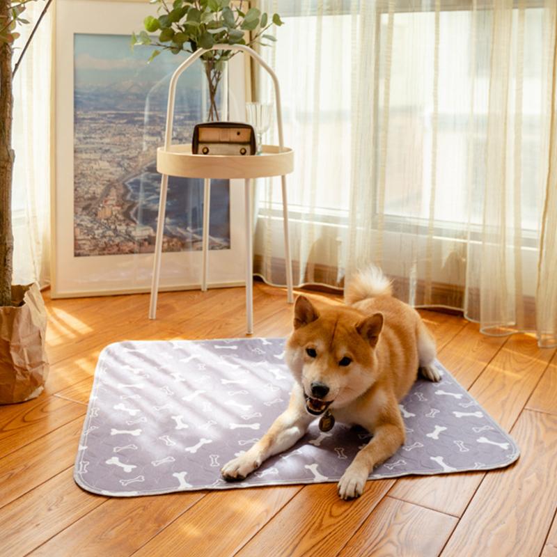 Welpenunterlagen mit Pheromonen, waschbare Welpenunterlagen, extrem strapazierfähige 4-lagige auslaufsichere Trainingsmatten mit rutschfester Unterseite