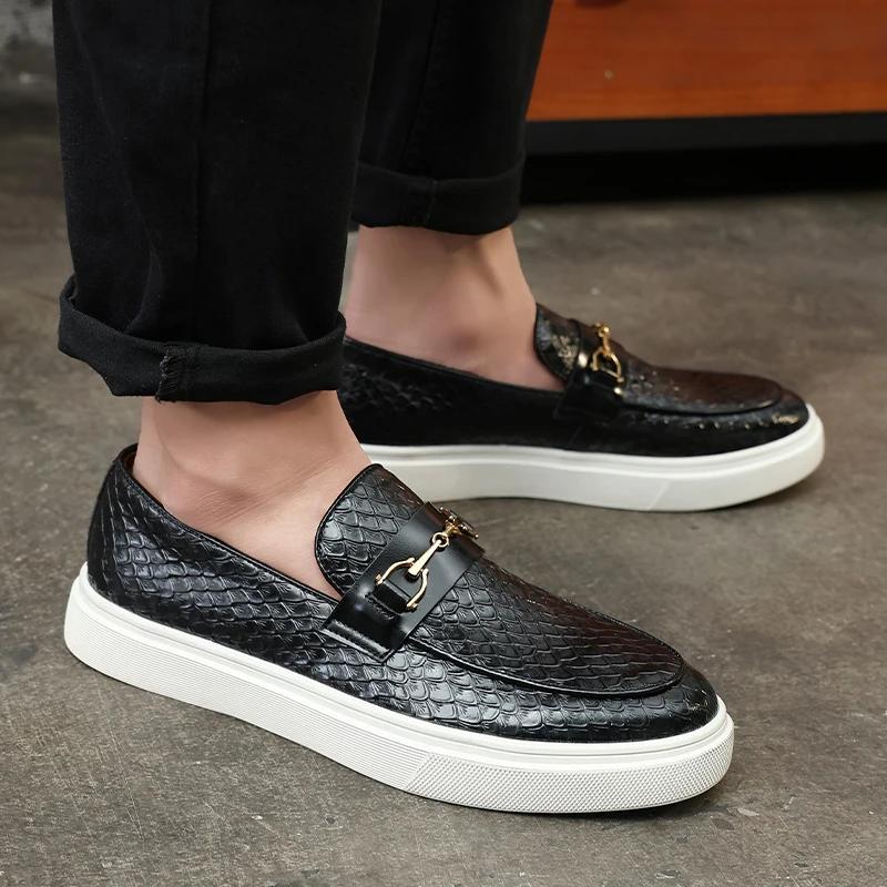 Men's Casual Shoes Embossed Leather Men Classic Buckle Horsebit Loafers Mens Slip-on Board Shoes Outdoor Flats New