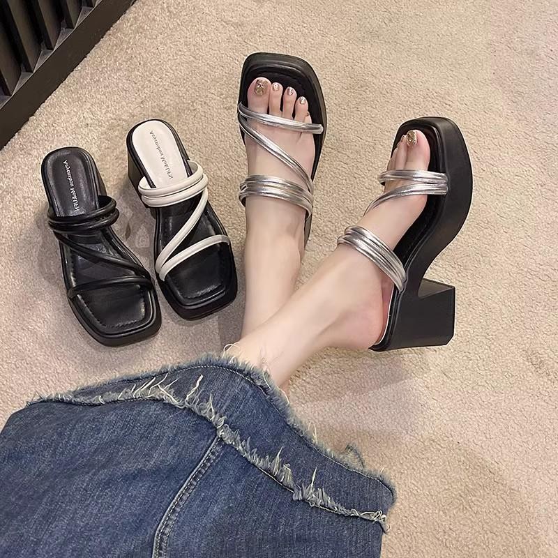 Muffin Thick-soled Small Man Heightened Thick-heeled Slippers Women's Outer Wear 2025 Summer New Fashionable French High-heeled Sandals