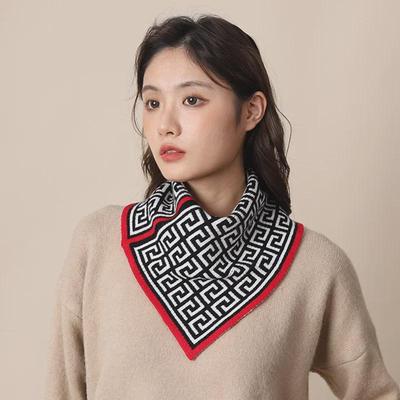 Sciarpa triangolare unisex in maglia, comoda e calda, per proteggere il collo in autunno/inverno