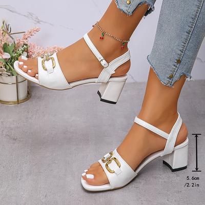 Übergröße Mode Damen Sandalen mit quadratischem Absatz mit Kette Knöchelriemen High Heels Partyschuhe Frau Metalldekor Weiße Sandalen 2025