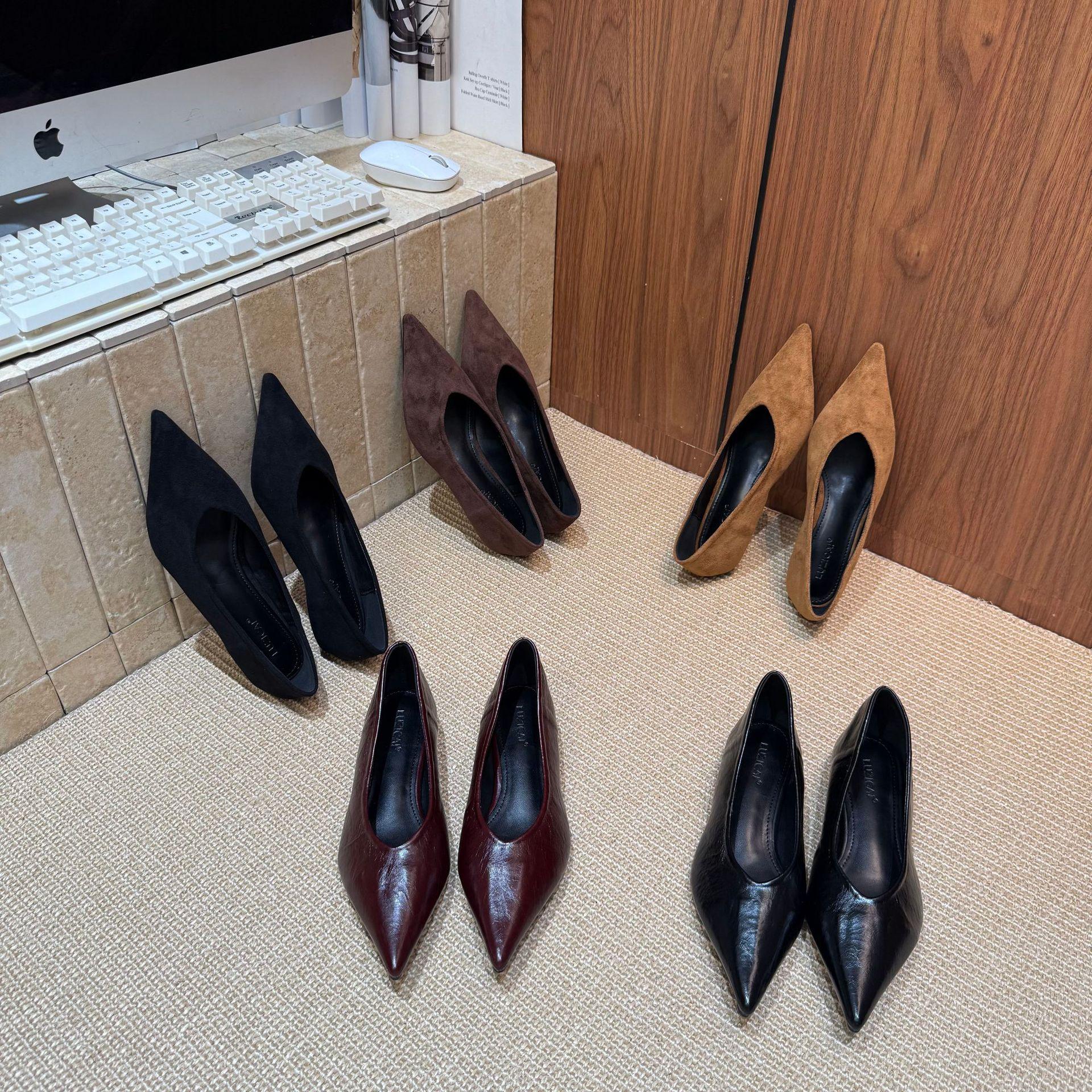 

2025 new round head inner height increase wedge heel shallow mouth period soft bottom commuter work word belt elastic women s shoes 39 бордовый