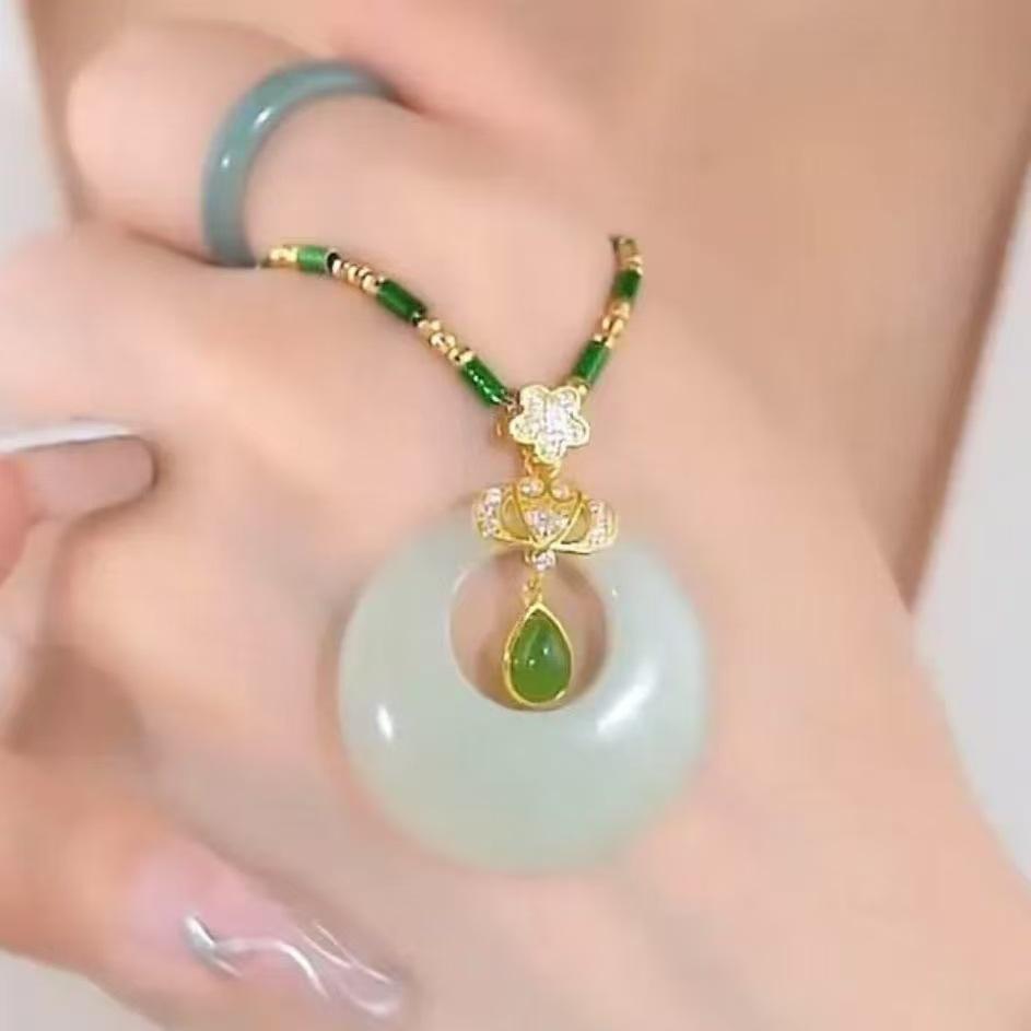 Elegant Water Drop Heart Pendant Necklace with O-Ring Chain - Versatile and Fashionable Jewelry Accessory