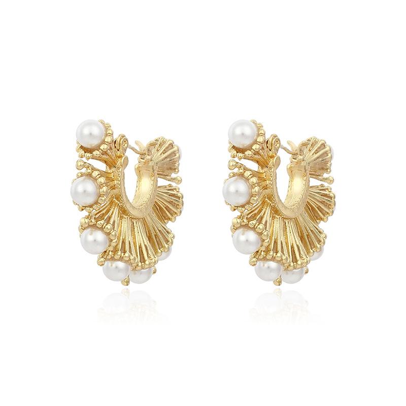 European and American exaggerated niche fan-shaped Bucklo pearl earrings ins style retro Hong Kong style gold cold wind studs