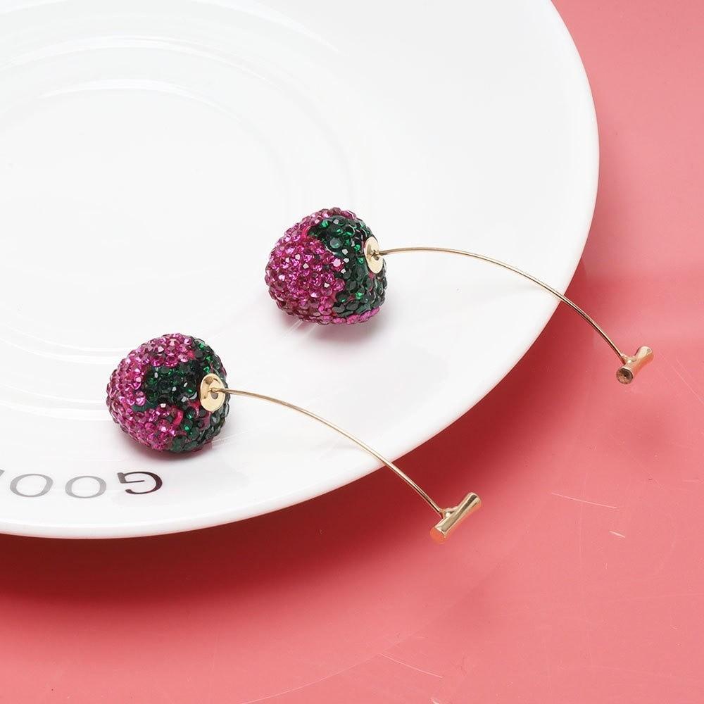 1Pair Rhinestone Strawberry Earrings Temperament Delicate Fruit Pendant Earrings Party Decoration