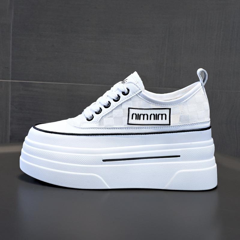 Mode 8CM Platå Kil Sneakers Höjdökande Skor Äkta Läder för Kvinnor Vår Höst Luftnät Sommarskor Vita