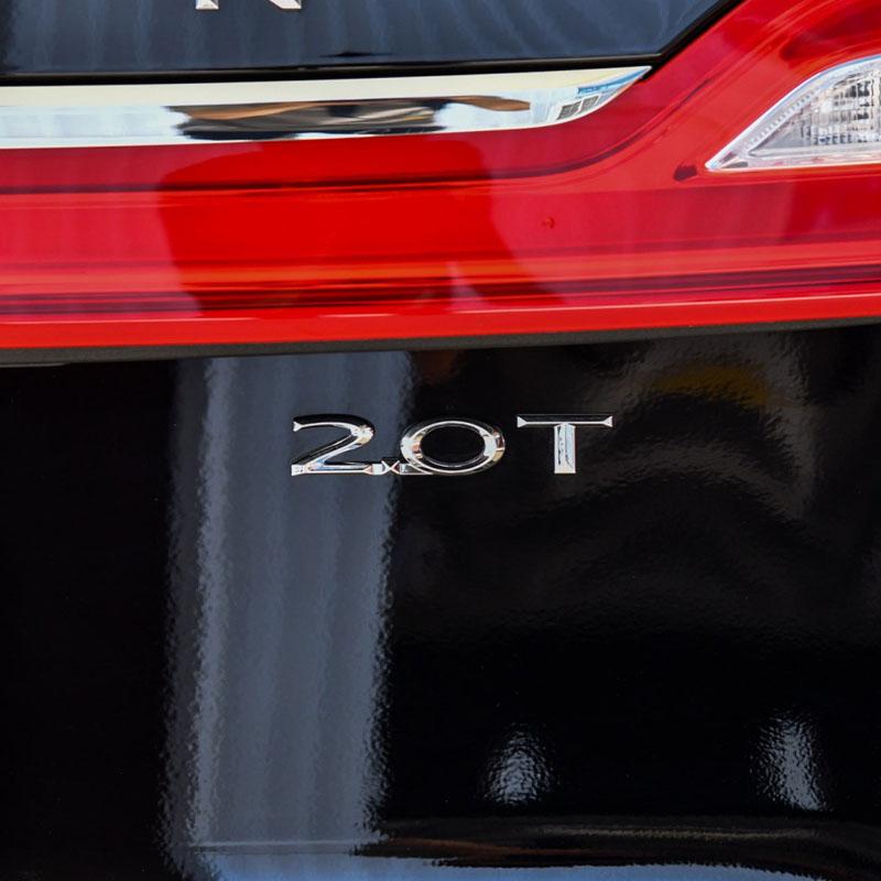 3D Premium 2.0T 2.0 T Buchstaben für Auto Kotflügel Kofferraum Hinten Motorhaube Aufkleber Emblem Plakette Aufkleber