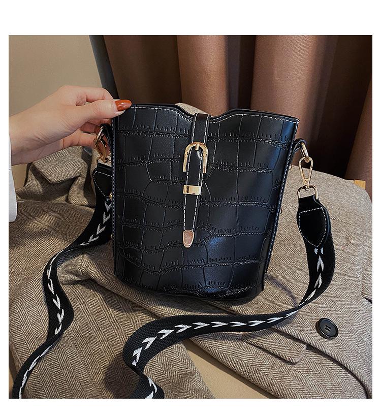 SCIONE Net Red Small Bag Female Version Wild Stone Texture Messenger Bag Atmospheric Fashion Bucket Bag