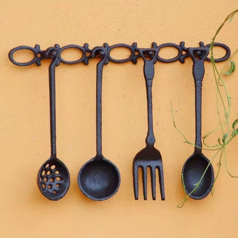 Vintage Iron Spoon and Fork Wall Decor Pendant Retro Old Cast Iron Artistic Accessories for Home Garden Wall Decorative Ornament