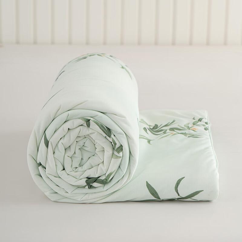 FIRS Silky Cool-Touch Lightweight Quilt - Little Panda