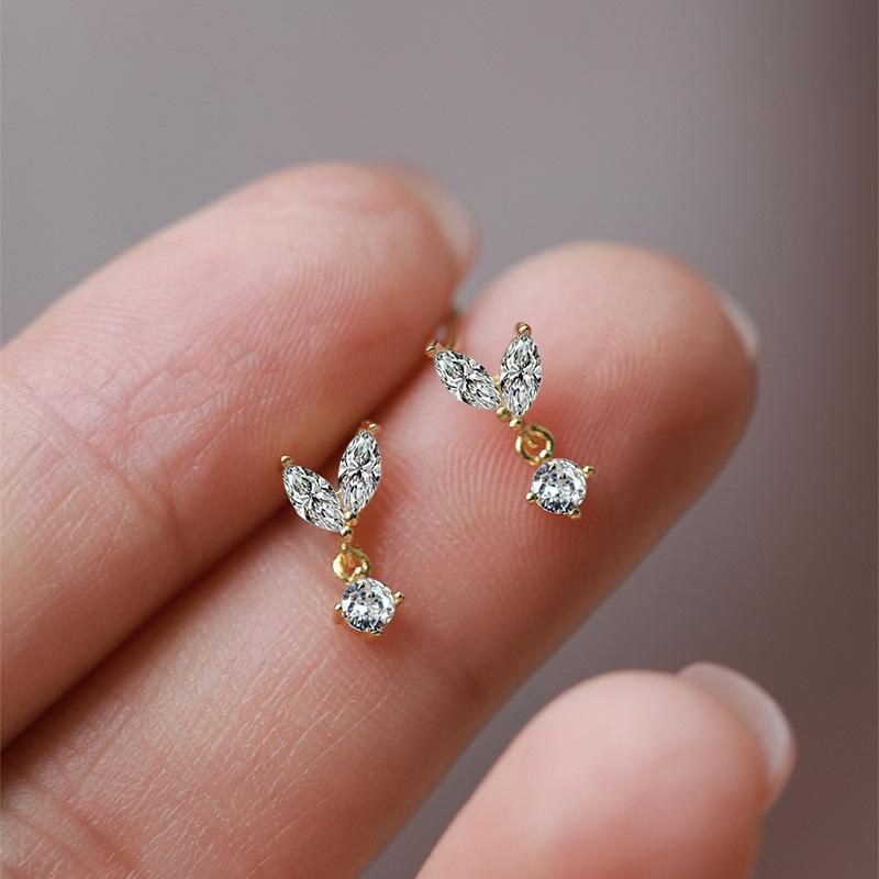 1 Pair of Stylish Simple Leaf Earrings, Small and Delicate Water Drop Leaf Bud Earrings, Niche Design, Sweet Earrings
