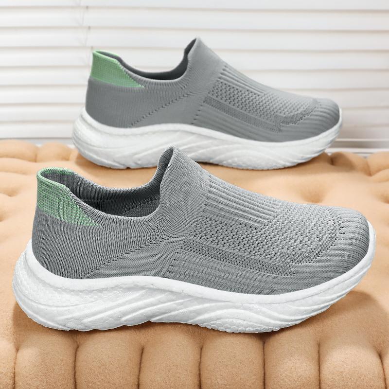 Women's shoes are lightweight, breathable, and casual sports shoes for summer. They are soft and come with free shipping