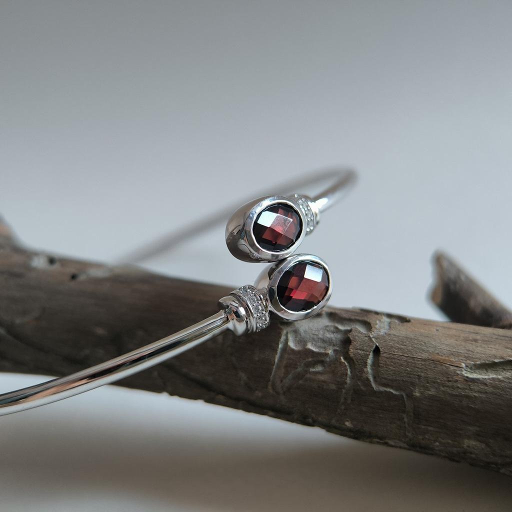 Silver Bracelet with Natural Garnet 2.862ct, Cubic Zirconia, Item Weight 8.48 G (2206736)