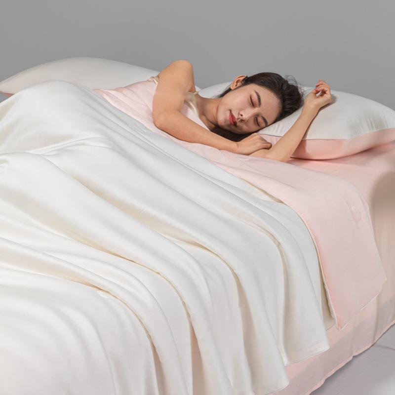 Class A Ice Silk Cooling Summer Quilt 4-Piece Set: Lightweight Embroidered Air Conditioning Quilt 150x200cm Single Quilt