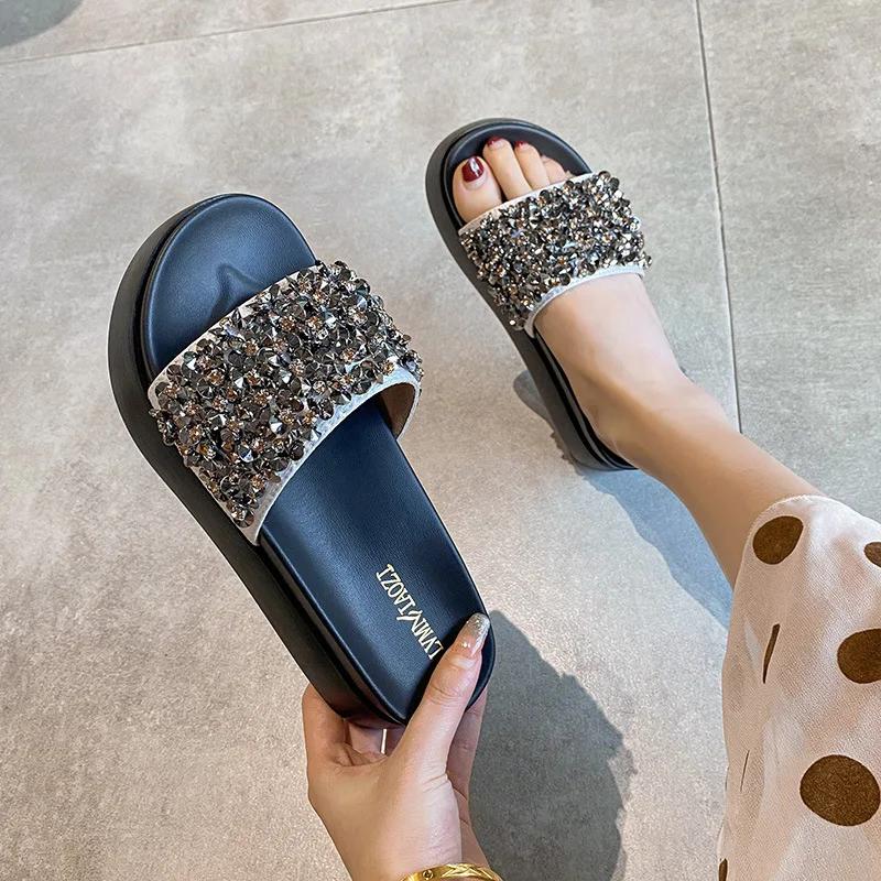 Fashion Thick Soled Classic Slippers with a Sense of Luxury 2024 New Women's Rhinestone Beaded Summer Fashion Sandals for External Wear