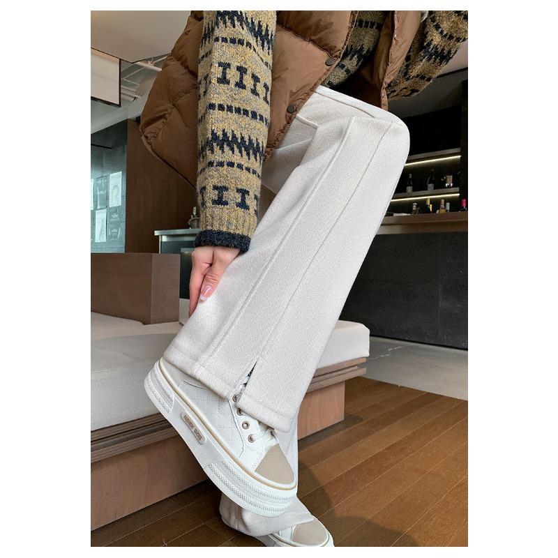 Pantalon droit en molleton à chevrons avec une fourche basse épaisse