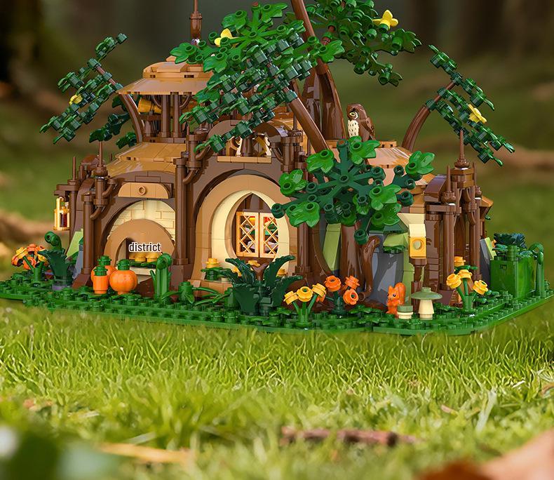 Medieval Forest Treehouse Blocks Model: Jungle Cabin Lighting Toy