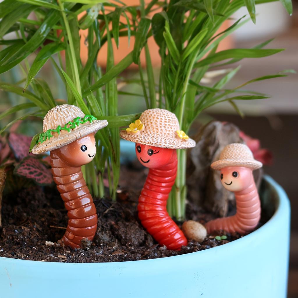 3pcs Adorable Earthworm Family with Straw Hats Resin Miniature Landscape Statues Garden Decoration Flower Pots Outdoor Ornaments