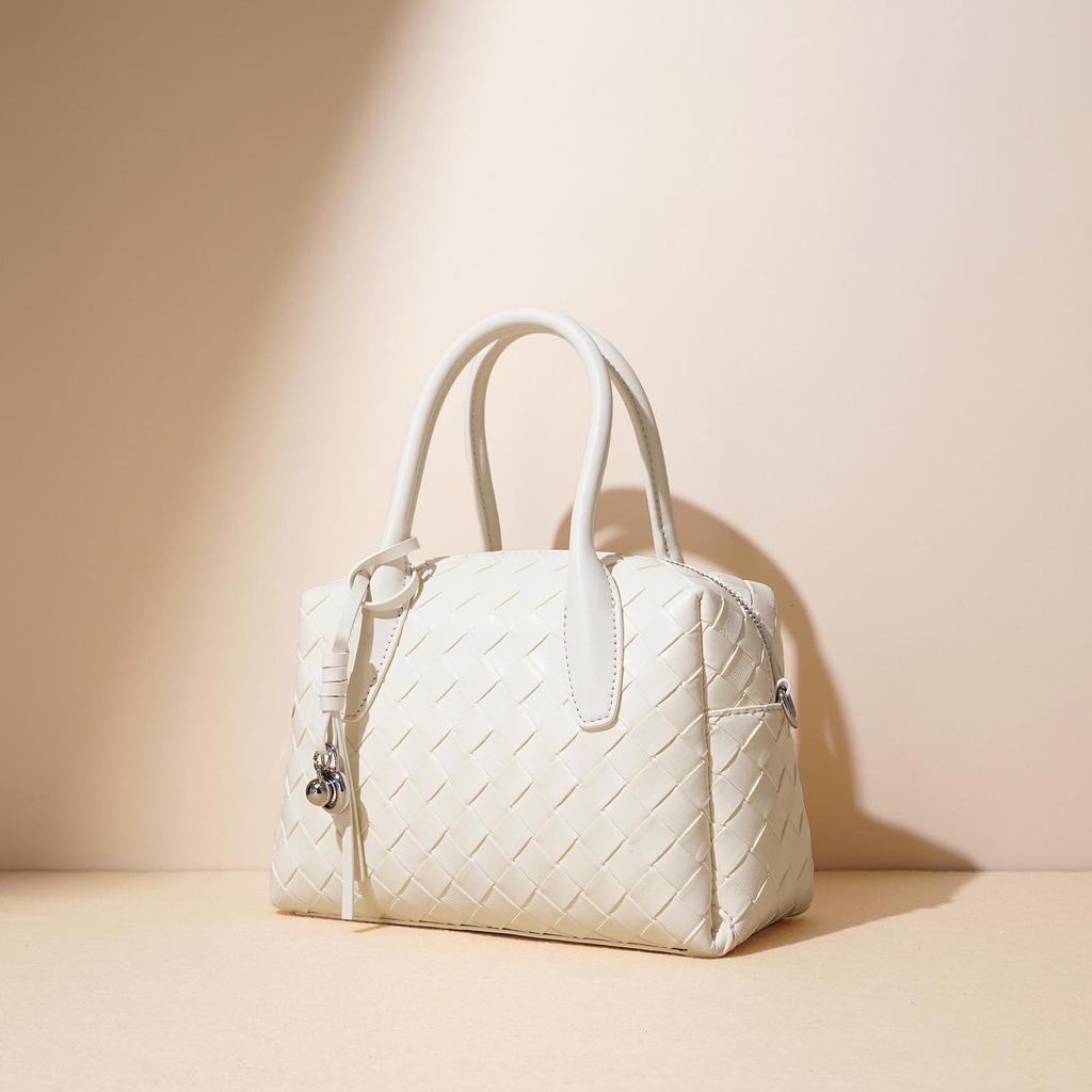 2025 Women's Genuine Leather Diamond Lattice Shoulder Bag - Fashionable and Versatile