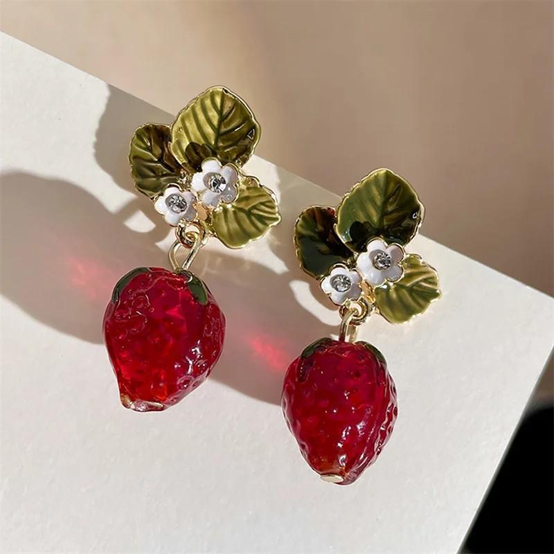 New Fashion Vintage Enamel Red Strawberry Stud Earrings Women's Sweet Trend Fruit Design Girls' Party Jewelry Accessories Gifts