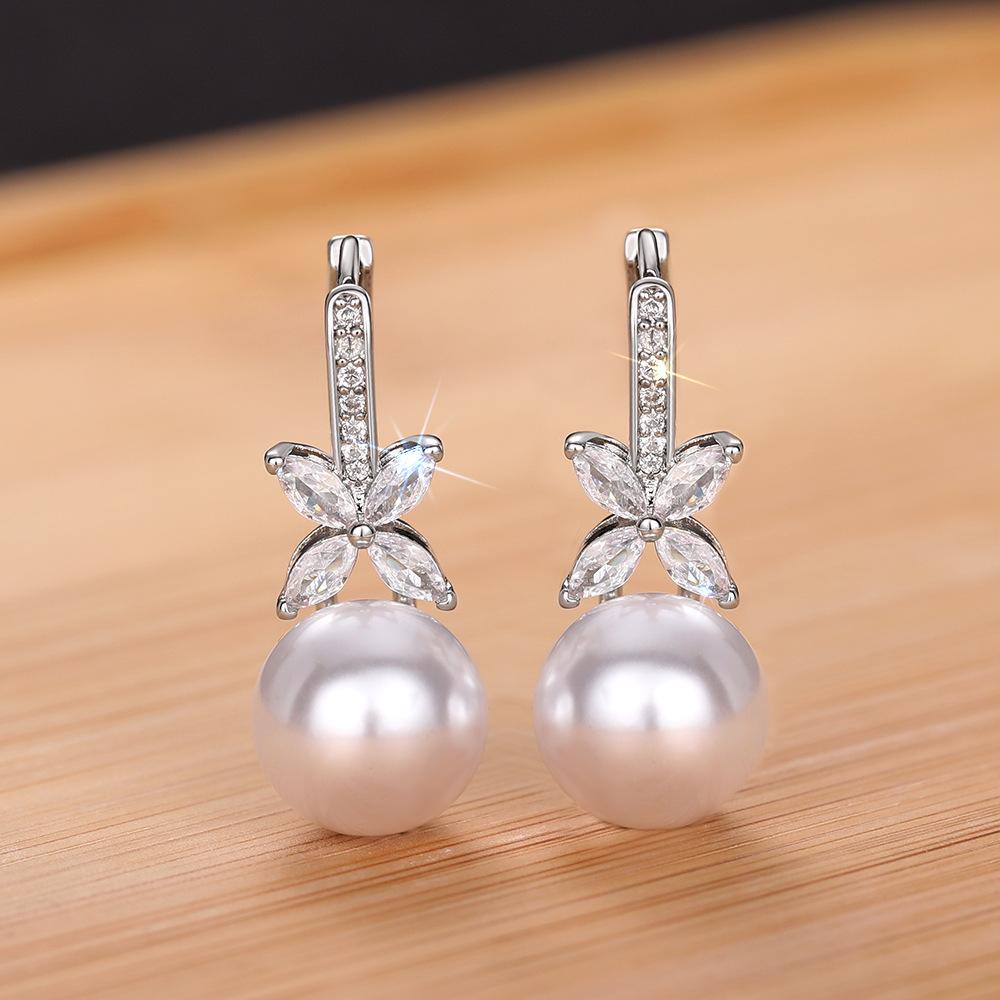 Stylish and Exquisite Imitation Pearl Earrings for Women, Floral Temperament French Princess Jewelry, Popular Fashion and Elegance