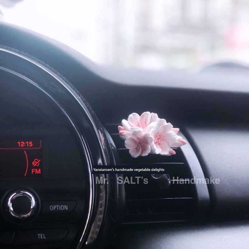Four-Petal Cherry Blossom Car Aromatherapy Vent Clip Plaster Fragrant Stone Dream Car Ornament Air Outlet Decoration Female Driver
