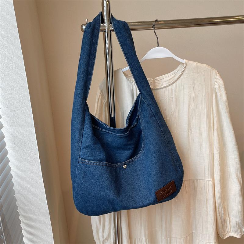 Large Capacity Casual Retro Denim Bag Women's 2025 New Casual Fashion Simple Shoulder Bag Class Commuter Bag
