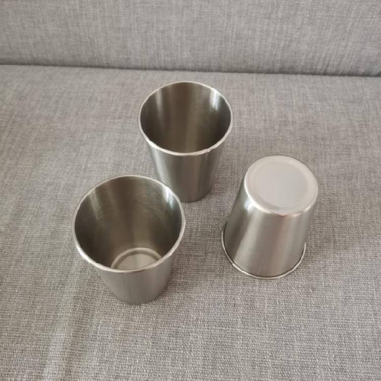10Pcs Comfortable Rolled Mouth Cups Stylish Stainless Steel Cup Set with Rolled Brims for Parties and Outdoors