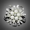 uisite Imitation Pearl Rhinestone Flower Brooches For Women Elegant Circle Wreath Leaf Lapel Pins Wedding Decoration Zircon