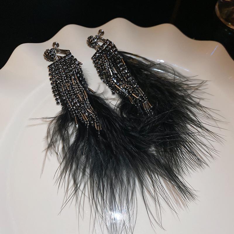 Srebrne Kolczyki Sztyfty z Kwiatem Czarnego Diamentu i Geometrycznym Frędzlem - Elegancki, Luksusowy, Wysokiej Klasy Design dla Kobiet