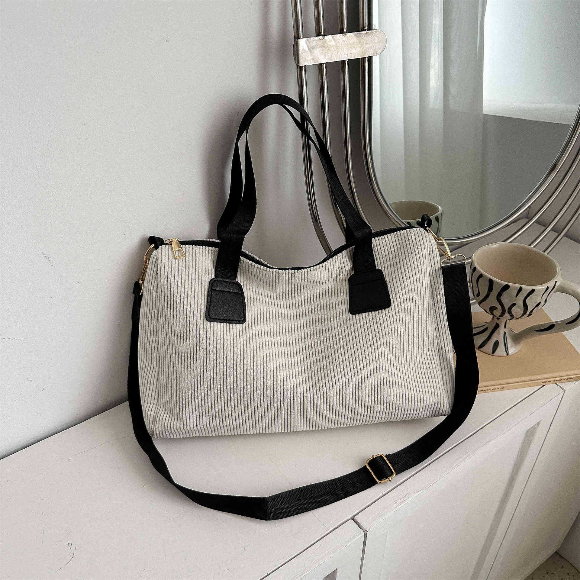 

Corduroy Travel Duffle Bag, Large Capacity Crossbody Bag, Casual Handbags For Sports & Weekend Purses For Women Purses білий