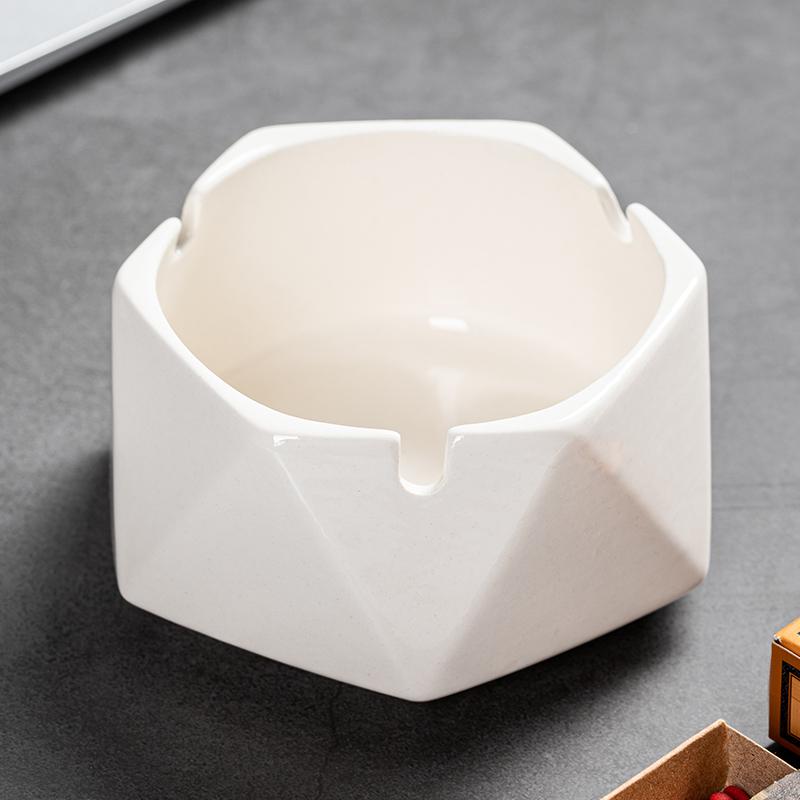 Creative Ceramic Ashtray Diamond Shaped Copper Buckle Storage Box with Lid Living Room Anti Fly Ash Home Decoration Accessories