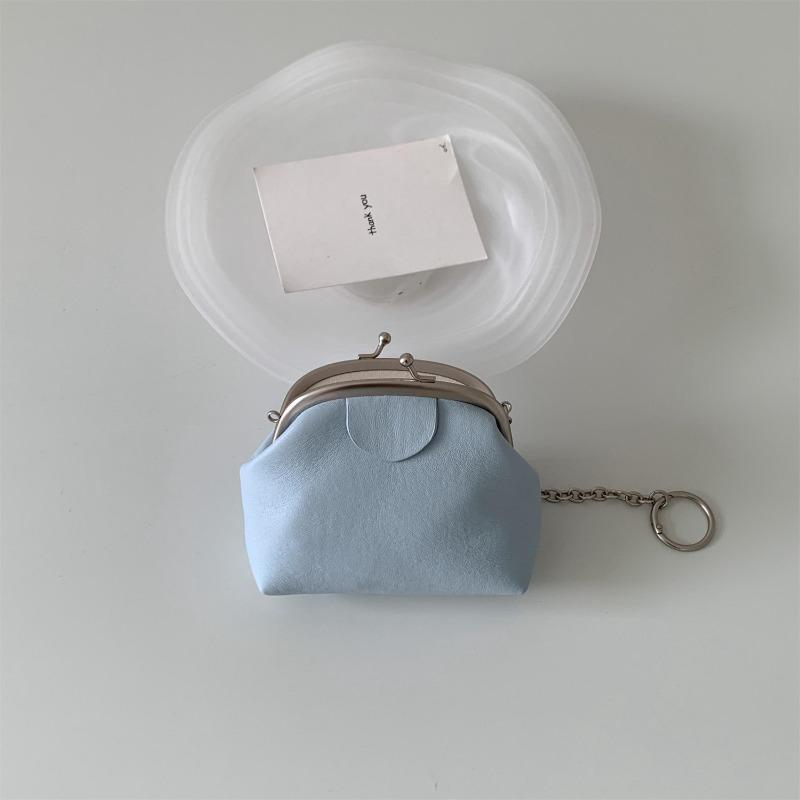 Exquisite clip key earphone bag, new niche mini coin purse, lipstick storage, fashionable chain hanging bag